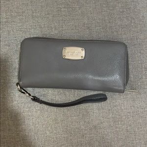 Michael Kors wristlet